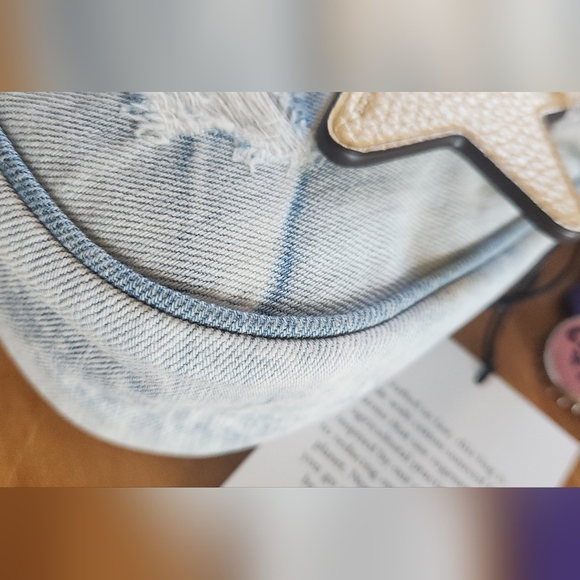 Teri Shoulder Bag In Loved Denim With Charms - Picture 7 of 12